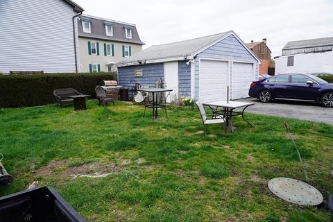 984 N Main St, Fall River, MA 02720 photo 4