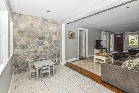 205 Curve St, Dedham, MA 02026 photo 7