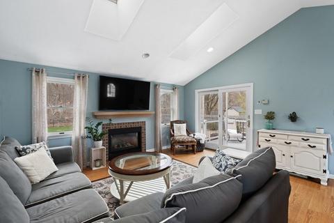109 Forest St, Danvers, MA 01923 photo 5