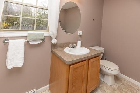 114 Maple St #C, Easthampton, MA 01027 photo 15