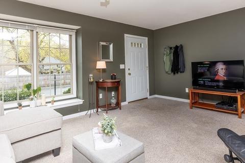 114 Maple St #C, Easthampton, MA 01027 photo 2