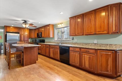 95 Beacon St, Lowell, MA 01850 photo 12