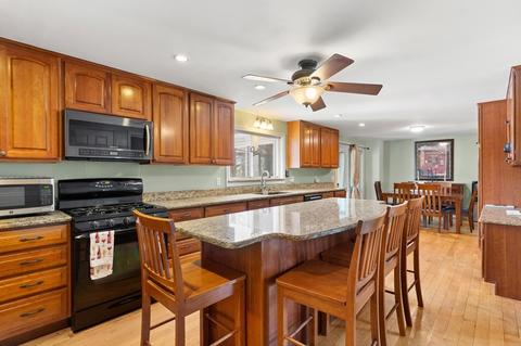 95 Beacon St, Lowell, MA 01850 photo 9