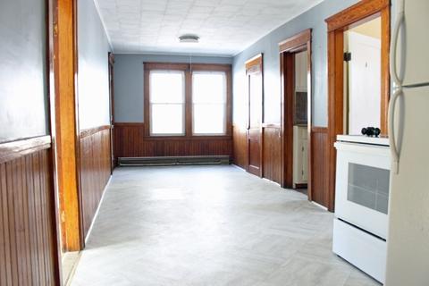 42 Upton St, Cherry Valley, MA 01611 photo 4