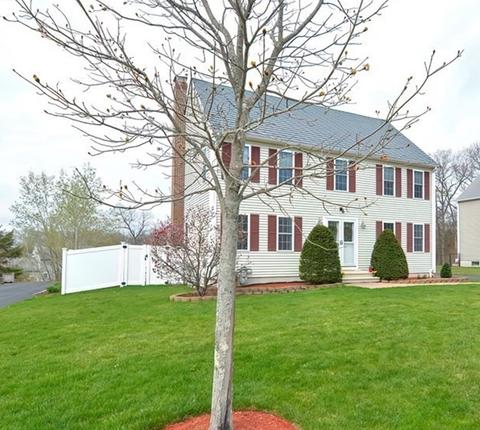 76 Broad St, Plainville, MA 02762 photo 2