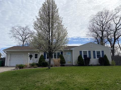 127 Acrebrook Dr, Chicopee, MA 01020 photo 1