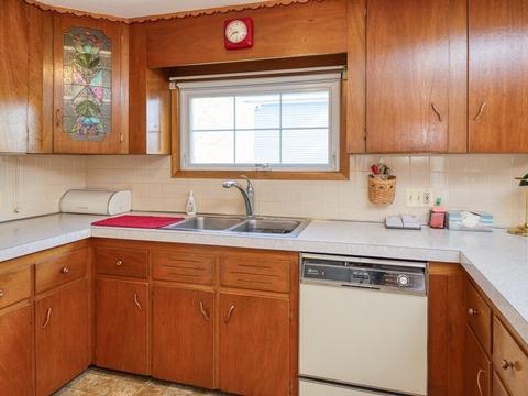 16 Kosmas St, Webster, MA 01570 photo 8