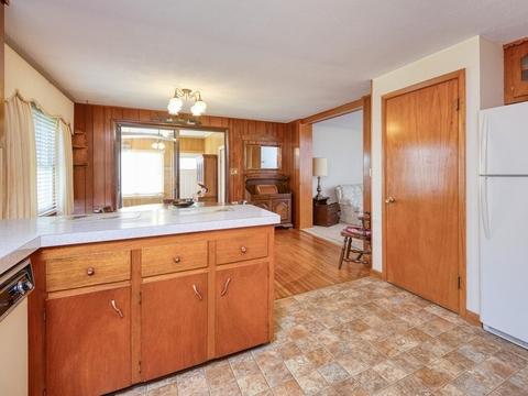 16 Kosmas St, Webster, MA 01570 photo 11