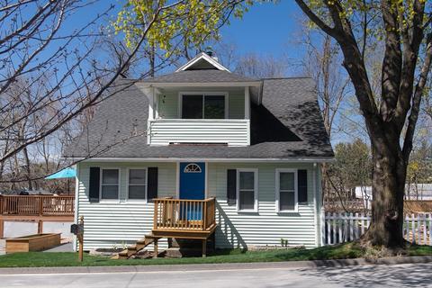 19 Benson St, Worcester, MA 01604 photo 2