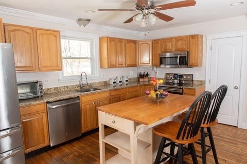 19 Benson St, Worcester, MA 01604 photo 5