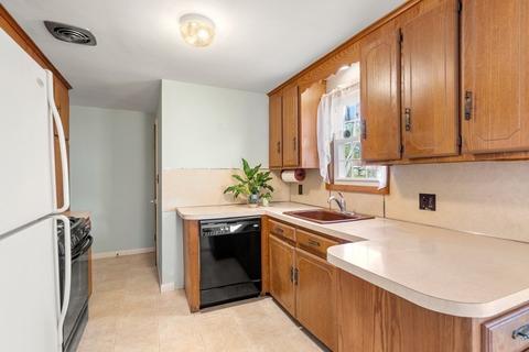747 Cedar St, Walpole, MA 02081 photo 4