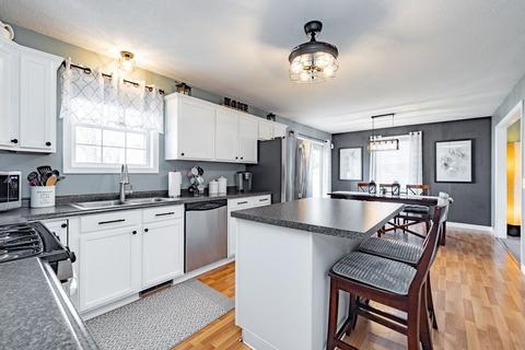 50 Wallace St, Springfield, MA 01119 photo 5