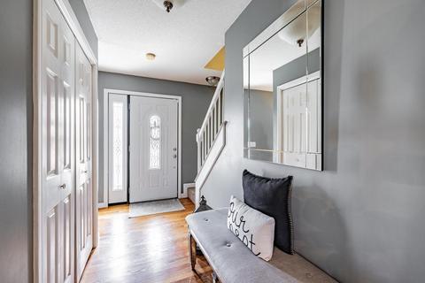 50 Wallace St, Springfield, MA 01119 photo 3