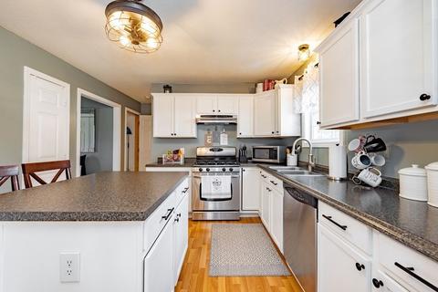 50 Wallace St, Springfield, MA 01119 photo 6