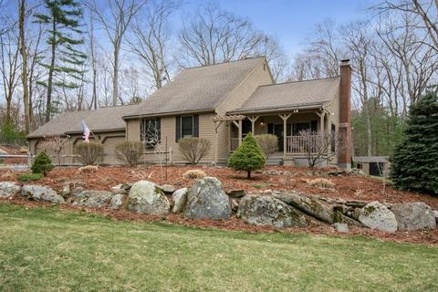 38 Oak Dr, Upton, MA 01568 photo 1