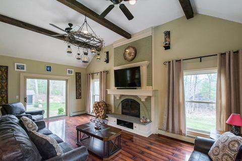 38 Oak Dr, Upton, MA 01568 photo 2
