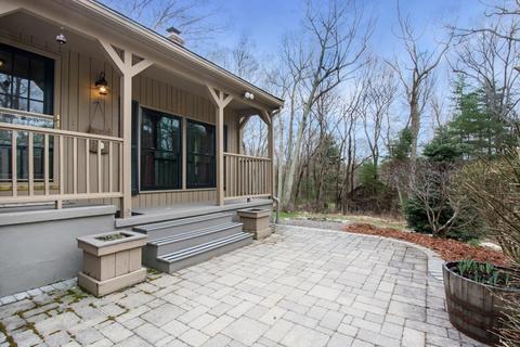 38 Oak Dr, Upton, MA 01568 photo 5