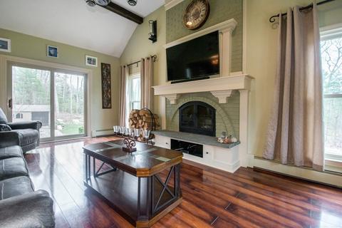 38 Oak Dr, Upton, MA 01568 photo 8