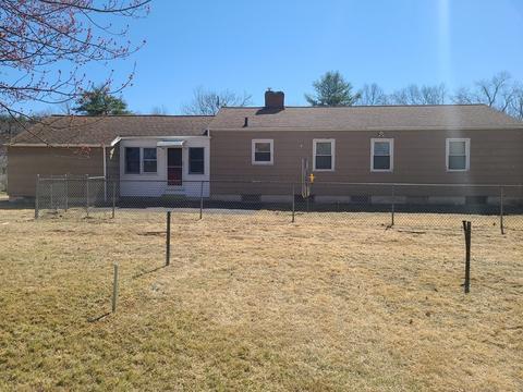 228 Hermitage Dr, Springfield, MA 01129 photo 4
