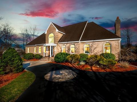 29 Mohawk St, Danvers, MA 01923 photo 1