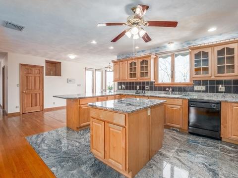 29 Mohawk St, Danvers, MA 01923 photo 17