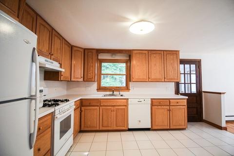 79 Marla Ln, Reading, MA 01867 photo 2