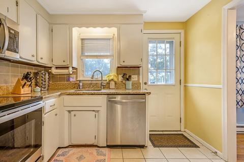 96 Acushnet Ave, Worcester, MA 01606 photo 8
