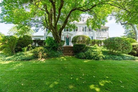 69 North St, Danvers, MA 01923 photo 2