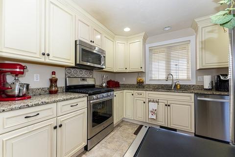 110 Phillips St #4, Attleboro, MA 02703 photo 4