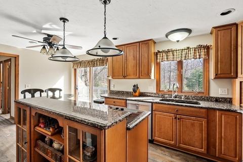 75 Mowry St, Mendon, MA 01756 photo 9