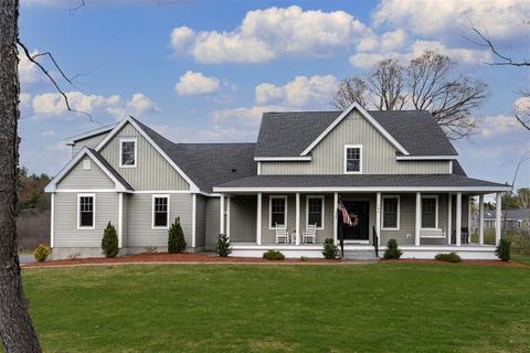 36 Lancaster Homes For Sale Lancaster Ma Real Estate Movoto