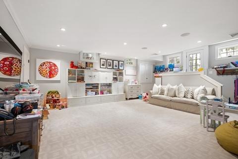 173 Laurel Rd, Brookline, MA 02467 photo 18