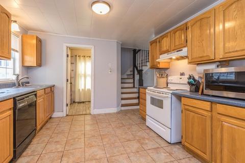 70 Stuart St, Gardner, MA 01440 photo 2