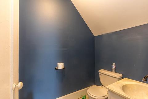 70 Stuart St, Gardner, MA 01440 photo 10