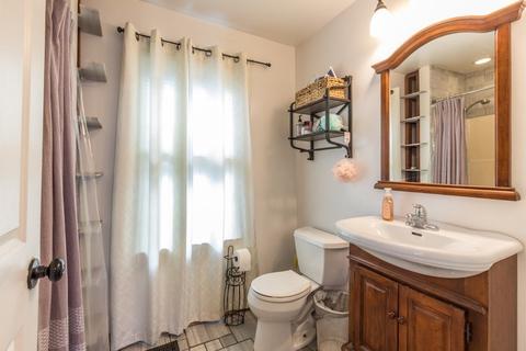70 Stuart St, Gardner, MA 01440 photo 6
