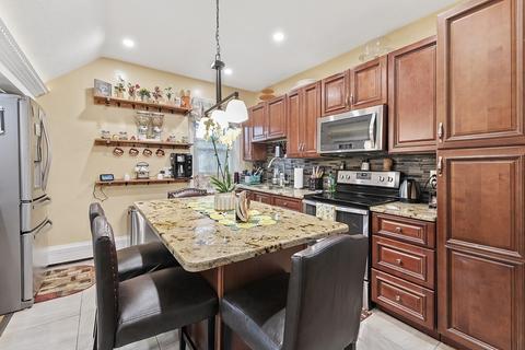13 Pratt St, Worcester, MA 01609 photo 14