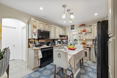 13 Pratt St, Worcester, MA 01609 photo 6