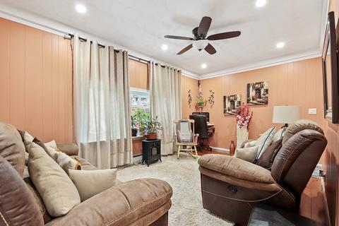 13 Pratt St, Worcester, MA 01609 photo 4