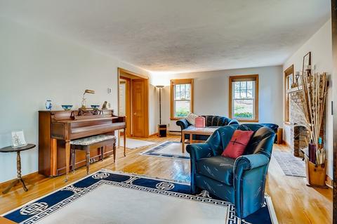5 Thayer St, Upton, MA 01568 photo 11