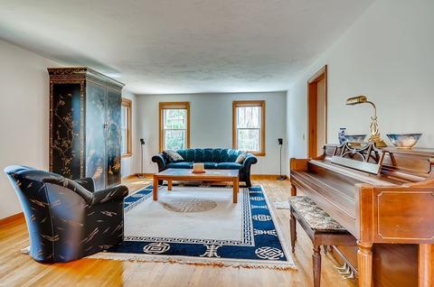 5 Thayer St, Upton, MA 01568 photo 9