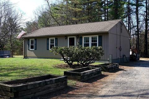 764 Clark St, Gardner, MA 01440 photo 2