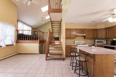 448 Nichols St, Fall River, MA 02720 photo 12