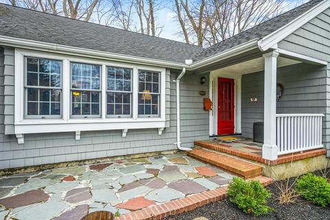 123 Pine Ridge Rd, Reading, MA 01867 photo 2