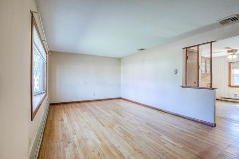73 Parenteau Dr, Chicopee, MA 01020 photo 6
