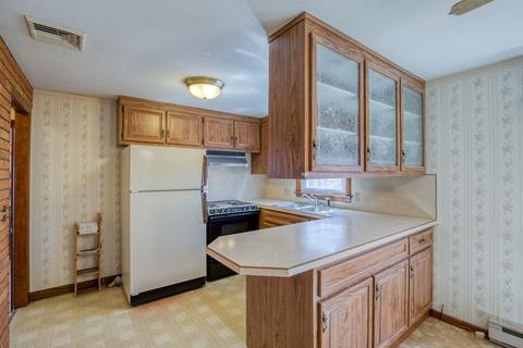 73 Parenteau Dr, Chicopee, MA 01020 photo 9