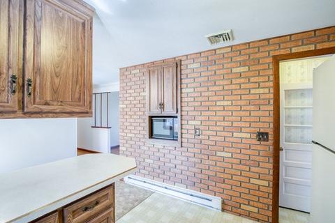 73 Parenteau Dr, Chicopee, MA 01020 photo 12