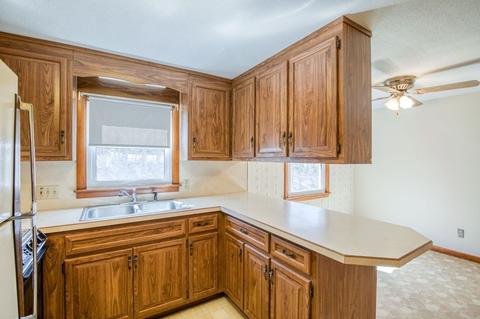 73 Parenteau Dr, Chicopee, MA 01020 photo 10