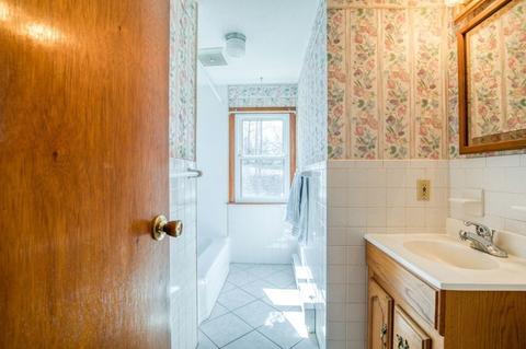 73 Parenteau Dr, Chicopee, MA 01020 photo 15