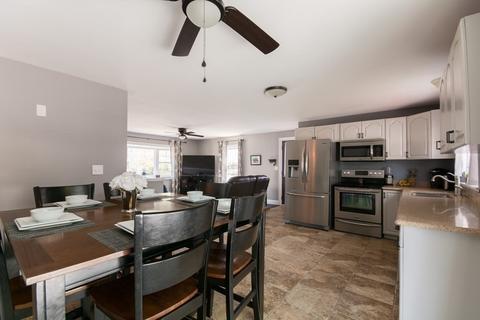 76 Jules St, Fall River, MA 02720 photo 9