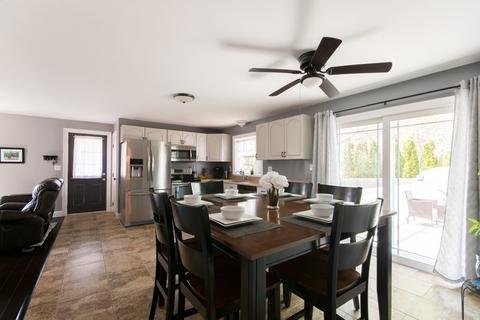 76 Jules St, Fall River, MA 02720 photo 8
